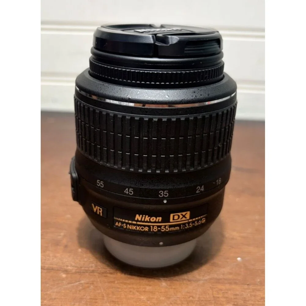 Nikon AF-S DX Nikkor 18-55mm f/3.5-5.6 dx vr Auto Lens
